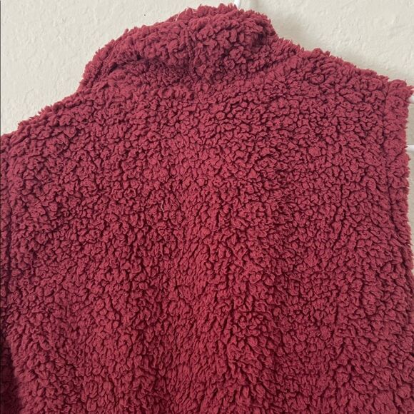 NWT Eddie Bauer Women's Maroon Sherpa Vest in Size M - Picture 5 of 8